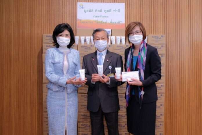 “โครงการซื่อสัตย์เพื่อชาติ” มอบเจลแอลกอฮอล์ให้กับรัฐสภา_1