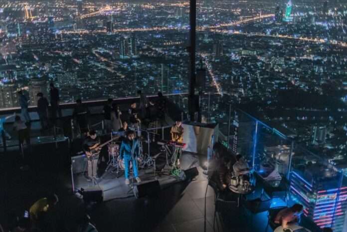 Mahanakhon Rooftop Bar - 02
