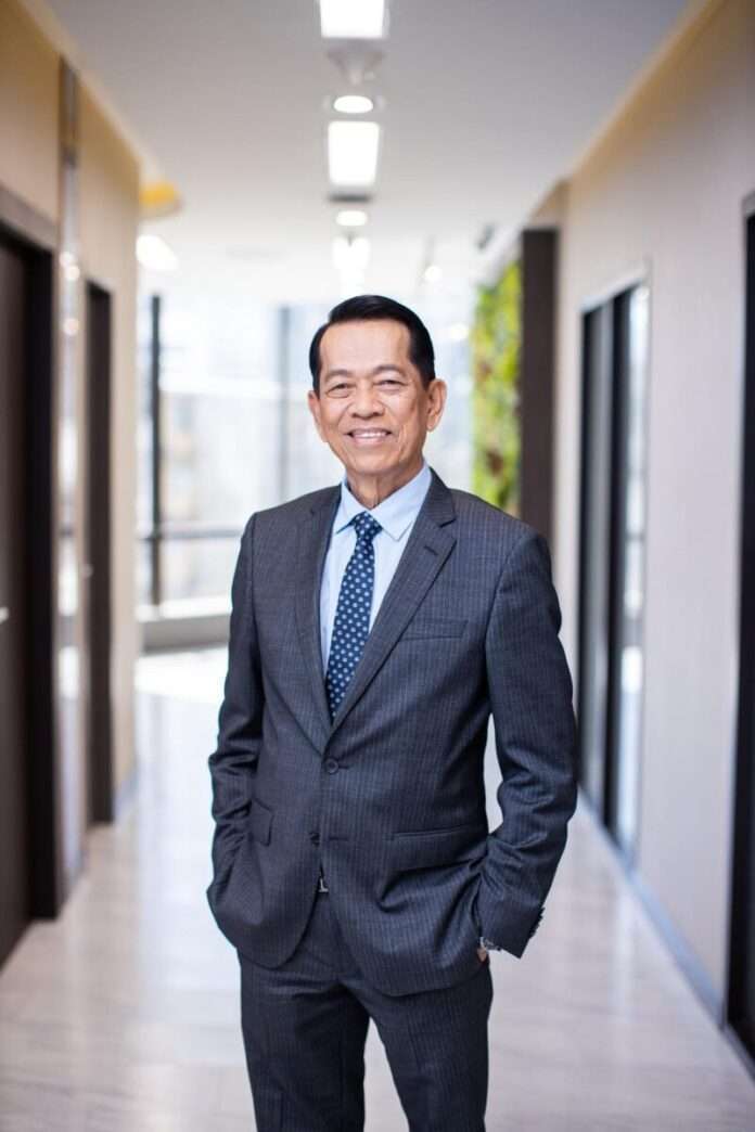 01 คุณสยม โรหิตเสถียร