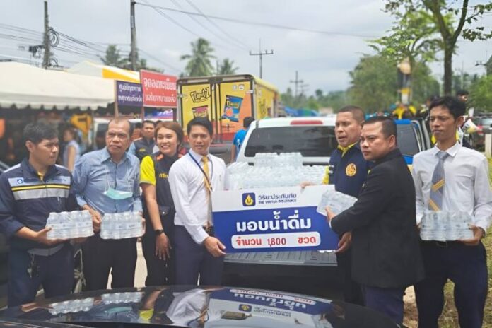 01 วิริยะประกันภัย มอบน้ำดื่มช่วยเหลือ โกดังพลุระเบิด