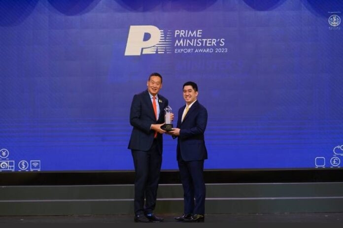 ภาพรับรางวัล mail