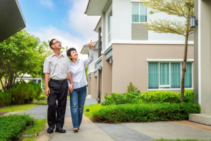 Asian,Old,Couple,People,Buy,New,Home,From,They,Savings