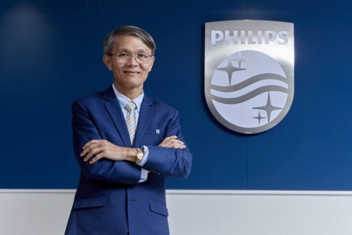 นายวิโรจน์ วิทยาเวโรจน์ ประธานและกรรมการผู้จัดการ บริษัท ฟิลิปส์ (ประเทศไทย) จำกัด