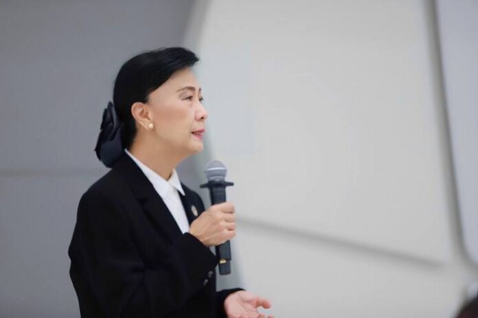 นางสาวลาวัณย์ เตียงหงษากุล ประธานคณะอนุกร