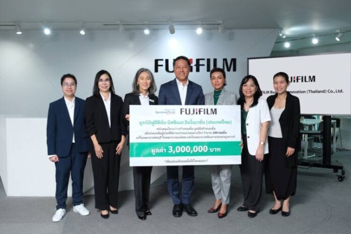 ภาพข่าวประชาสัมพันธ์_มูลนิธิฟูจิฟิล์ม บิสซิเนส อินโนเวชั่น (ประเทศไทย) เดินหน้าช่วยเหลือผู้ป่วยปากแหว่งเพดานโหว่ทั่วประเทศ แต่งแต้มรอยยิ้มให้คนไทย ร่วมมือกับมูลนิธิสร้างรอยยิ้ม