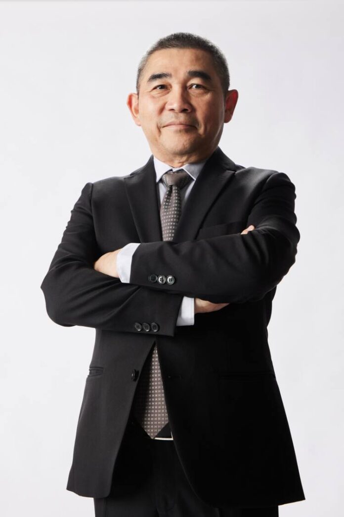 นายดำรงชัย วิภาวัฒนกุล ประธานเจ้าหน้าที่บริหารและกรรมการผู้อำนวยการ บริษัท เคซีจี คอร์ปอเรชั่น จำกัด (มหาชน) หรือ KCG