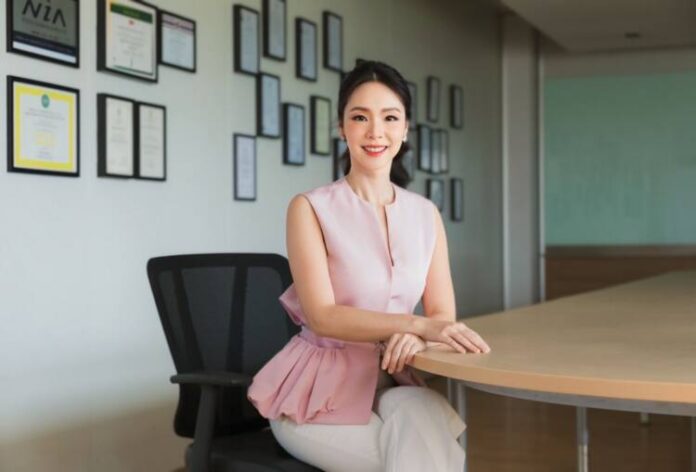 ดร.ธีรญา