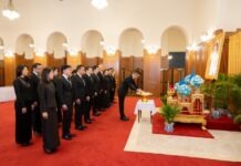 เมืองไทยประกันชีวิต นำคณะผู้บริหารลงนามถวายความอาลัย และถวายสักการะเบื้องหน้าพระฉายาลักษณ์