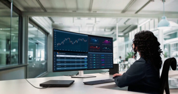 Dell UltraSharp 52 Thunderbolt Hub Monitor 1