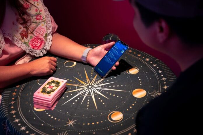 Tinder keeps your destiny open after hours at centralwOrld (7)_m