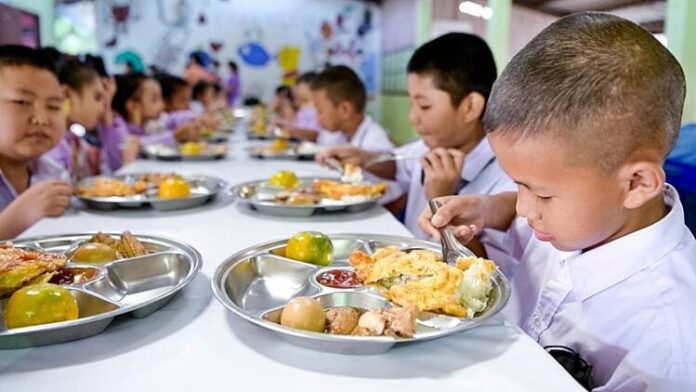 โครงการซีพีเลี้ยงไก่ไข่เพื่ออาหารกลางวั_0