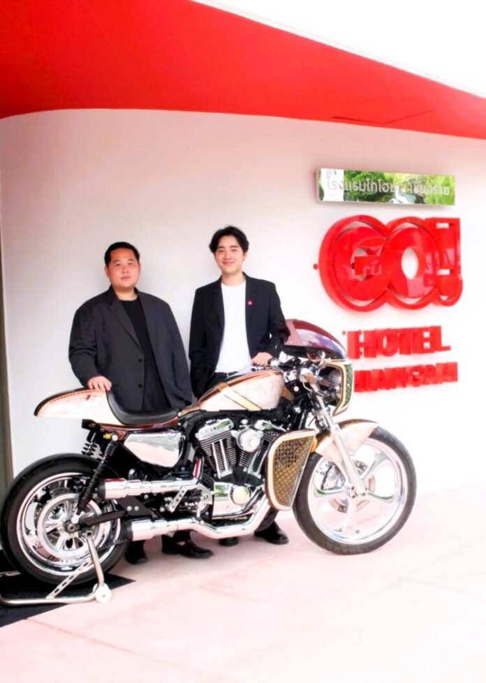 02 คุณอธิเกียรติ จิราธิวัฒน์ และ คุณสุทธิกิตติ์ จิราธิวัฒน์