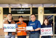 SCGC แท็กทีมมูลนิธิเอสซีจี ลงพื้นที่ระยอง มอบอาหาร-น้ำดื่ม ช่วยผู้ประสบภัยน้ำท่วม